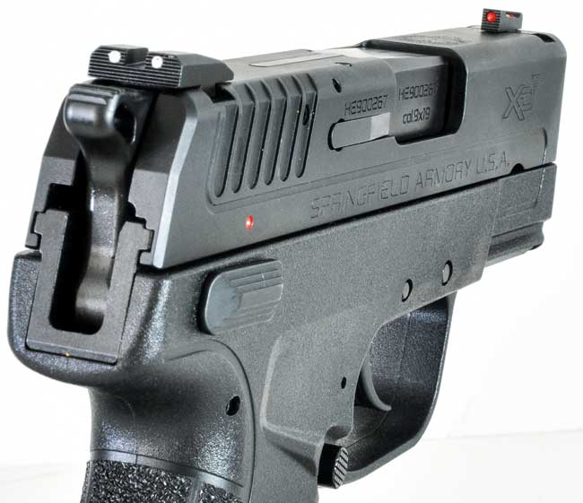  The XD-E sports sights that are now standard for the XD line, with a red fiber-optic insert in the front sight and white dots on either side of the rear notch.