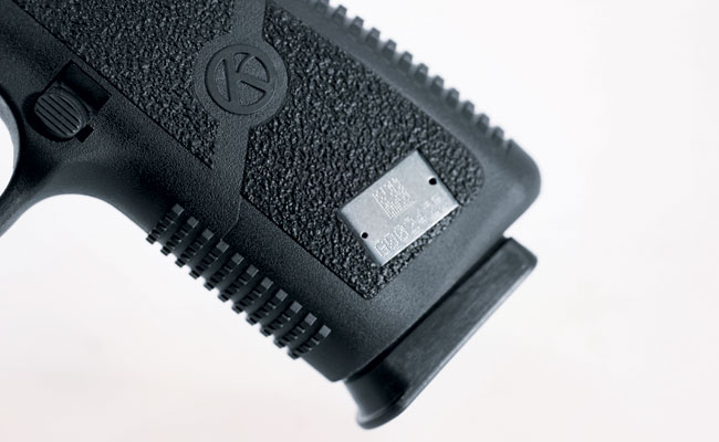  In addition to the non-slip rectangular pattern on the frontstrap and backstrap, the sides of the S9’s grip are stippled for sure purchase.