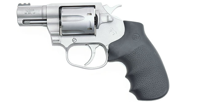 The revolver boasts an enlarged trigger guard for use with gloves, and the Hogue grips have finger grooves and also pebbling for a solid grip and good control.